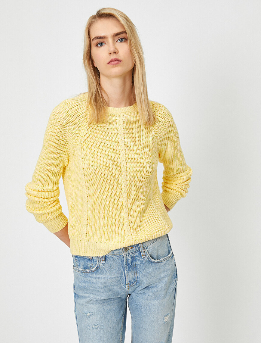 Crew Neck Cable Knitted Sweater
