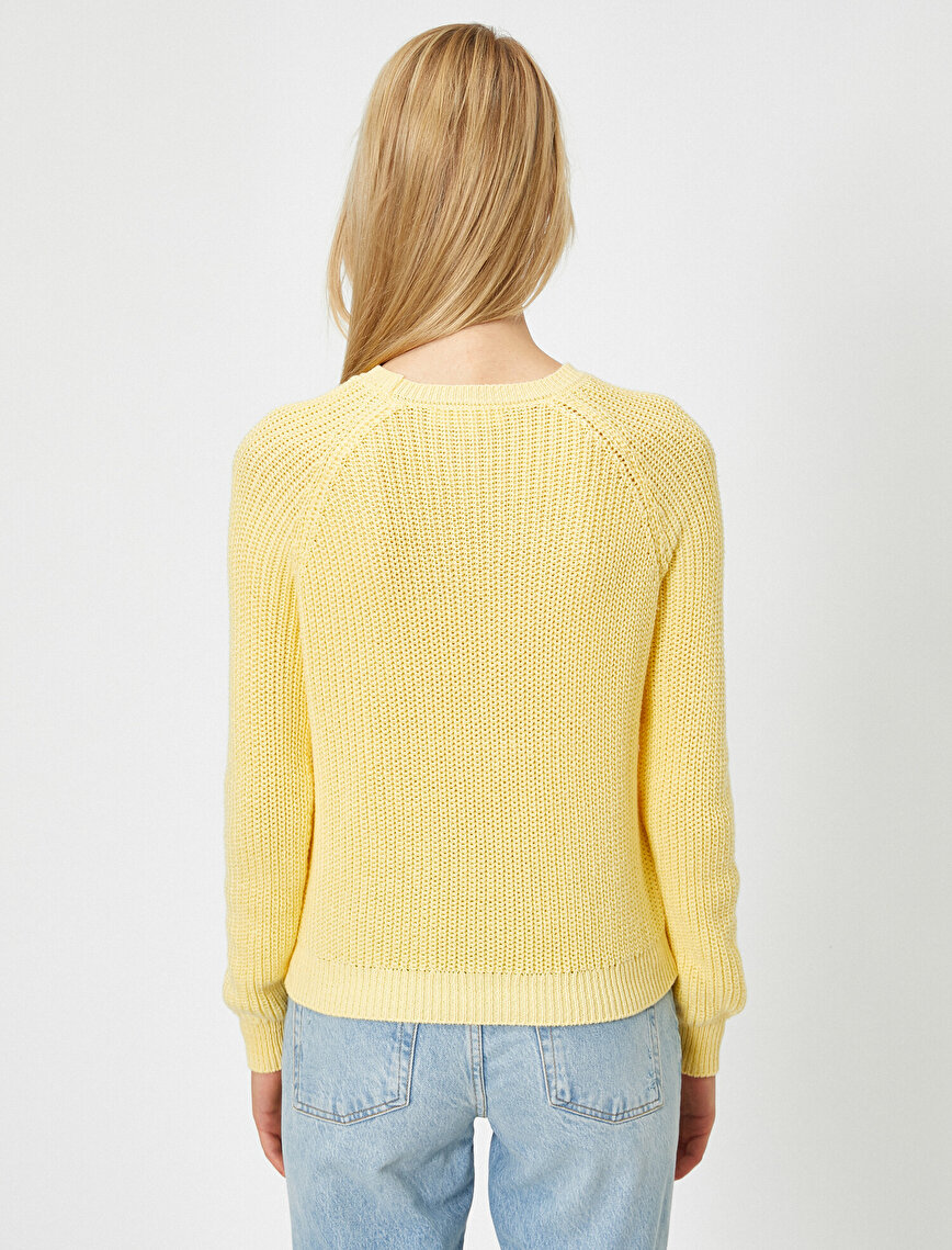 Crew Neck Cable Knitted Sweater