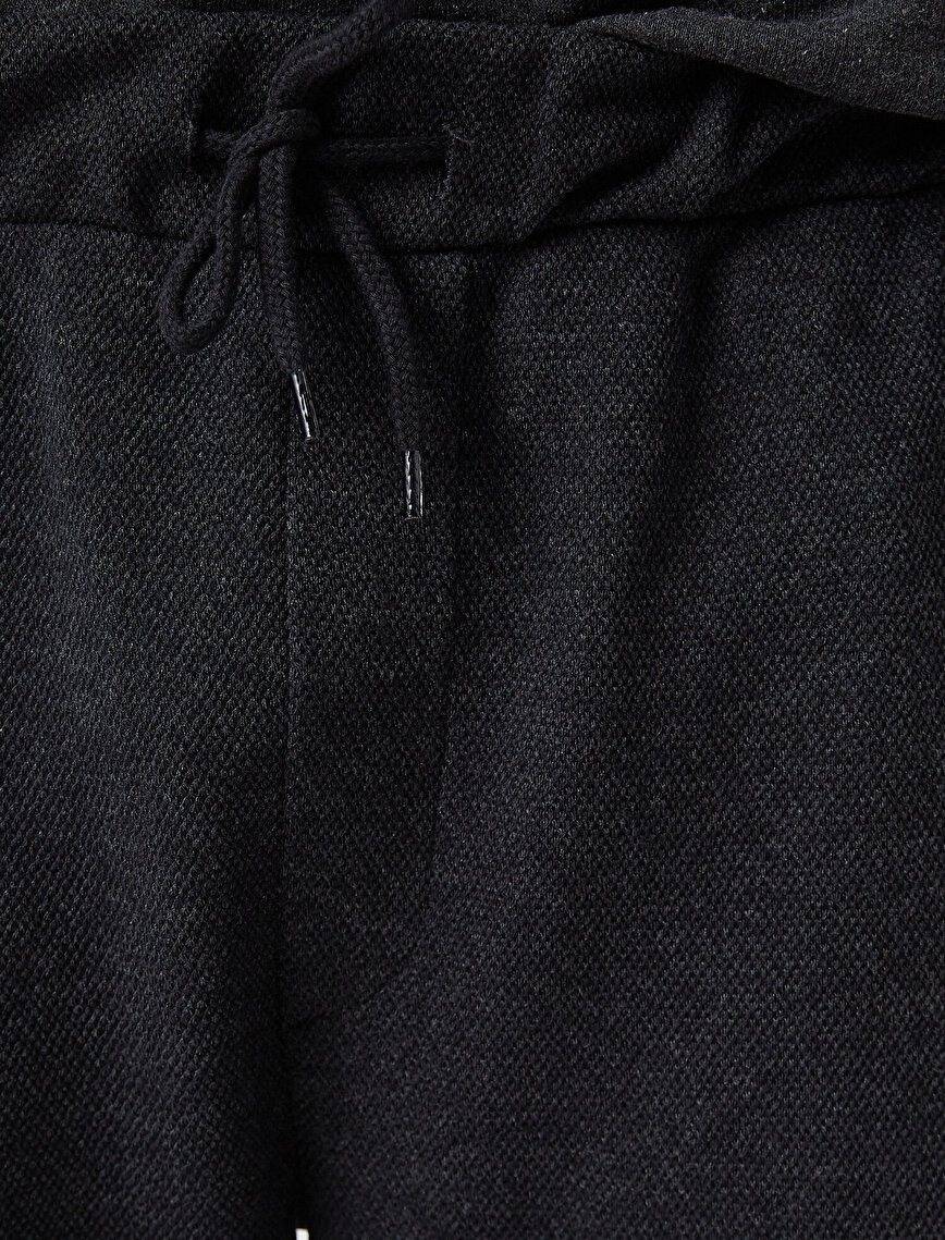 Drawstring Pocket Detailed Jogging Pants
