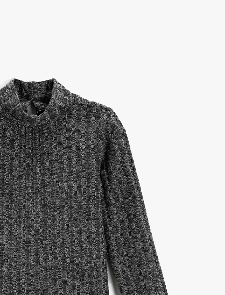 Textured Turtleneck Sweatshirt