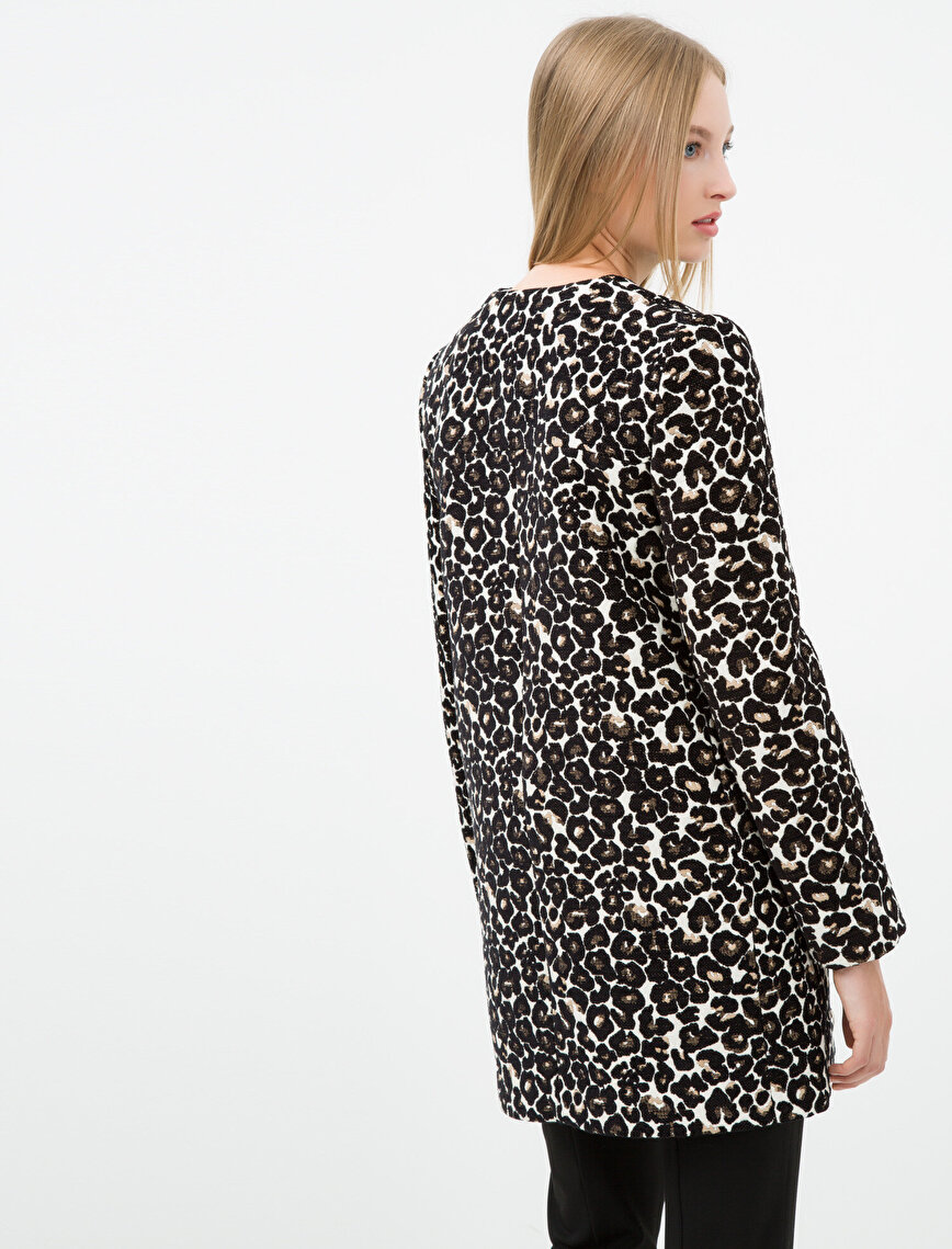 stradivarius leopard print coat