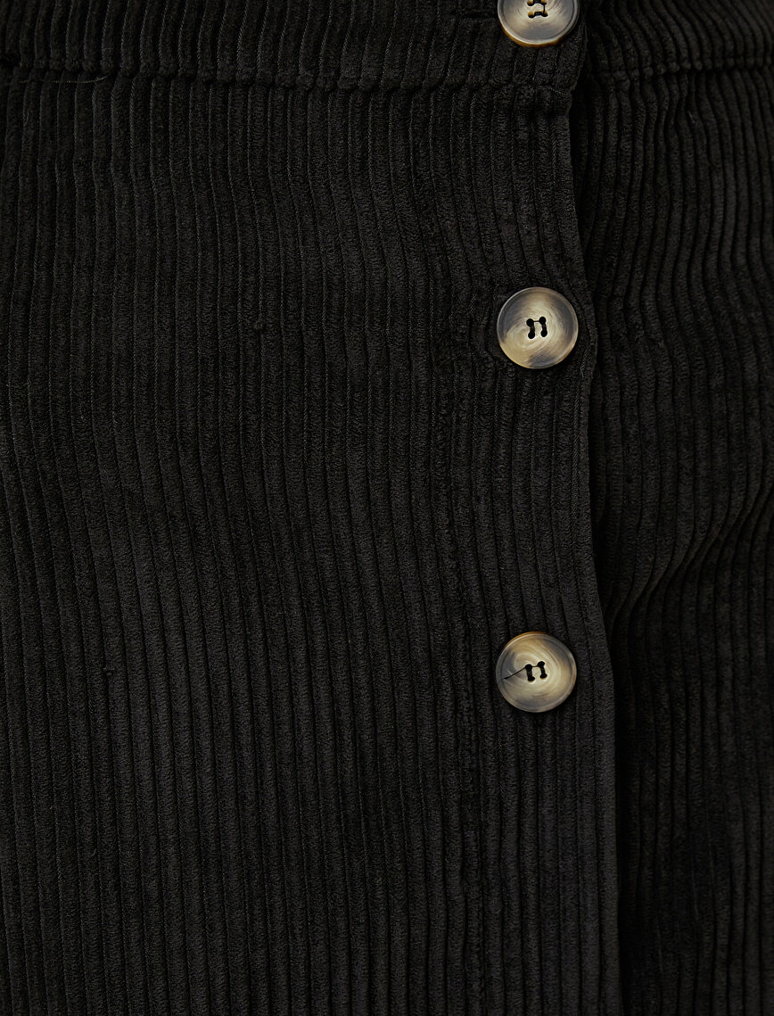 Button Detailed Skirt