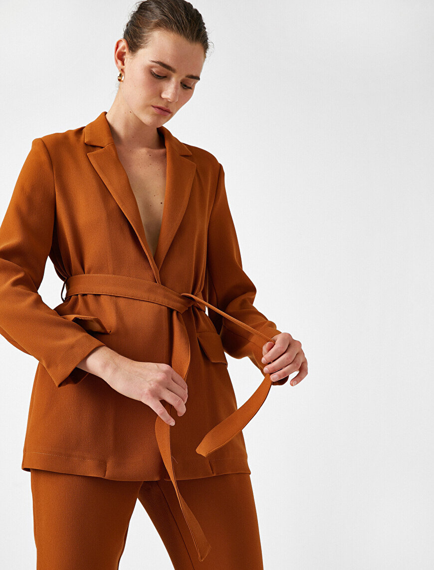 Kuşak Detaylı Cepli Ceket