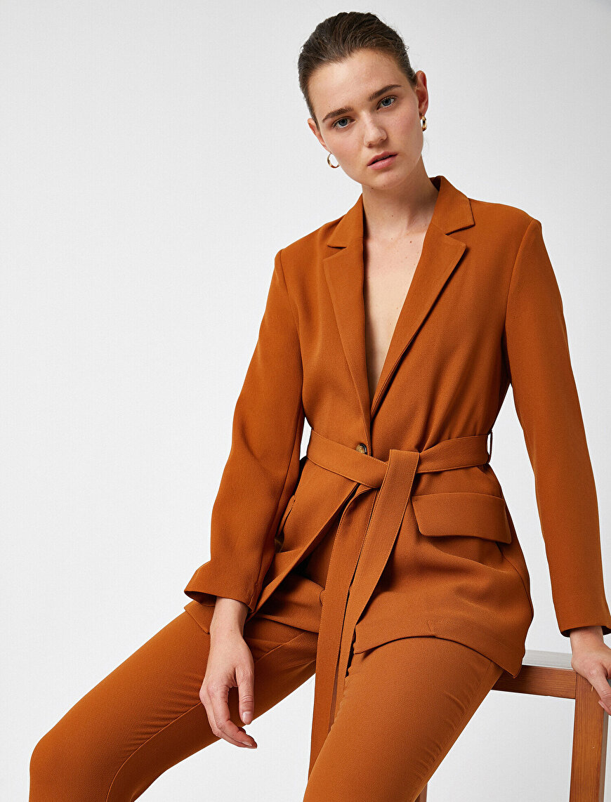 Kuşak Detaylı Cepli Ceket